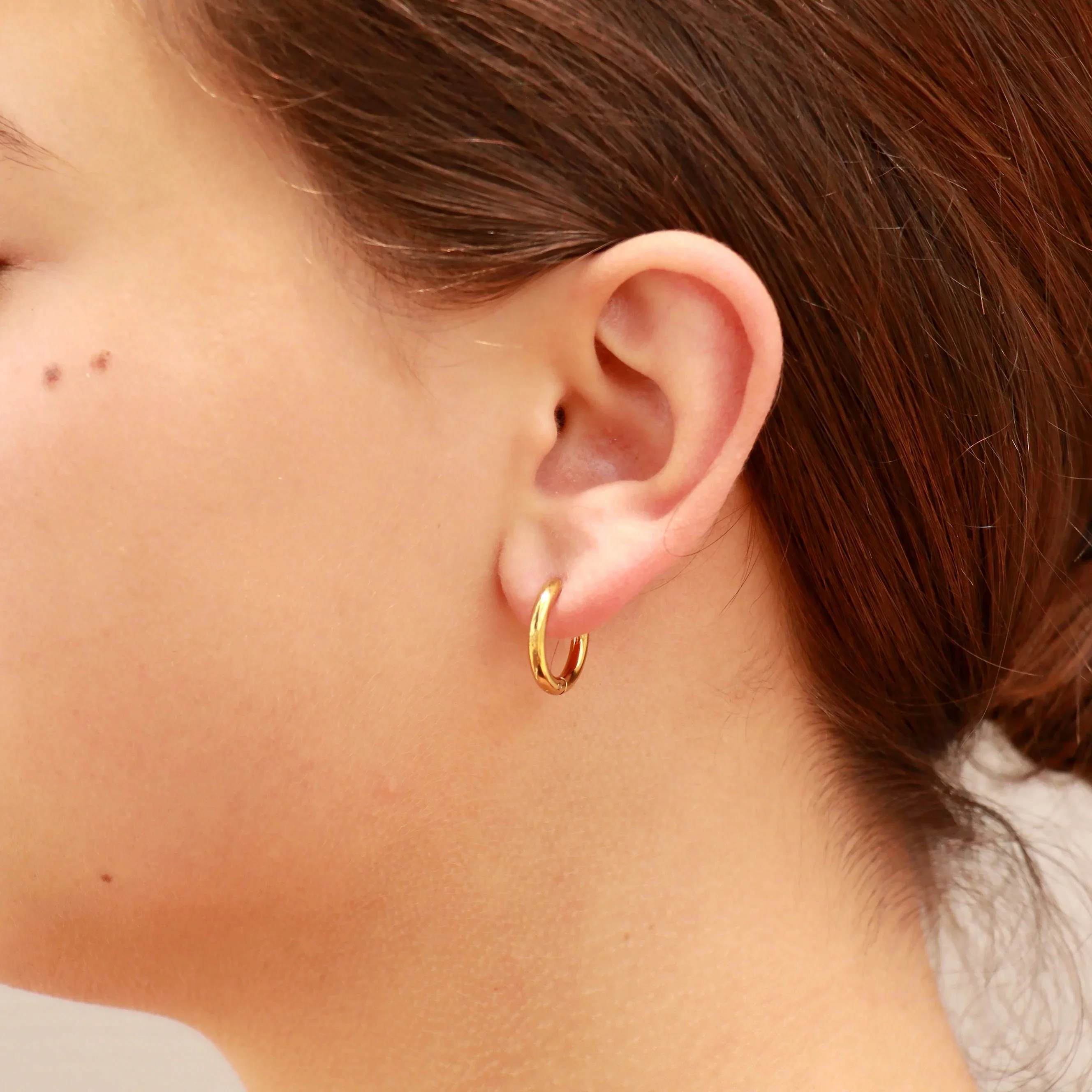 18K Gold PVD Circle Huggie Hoop Earrings - Image 2