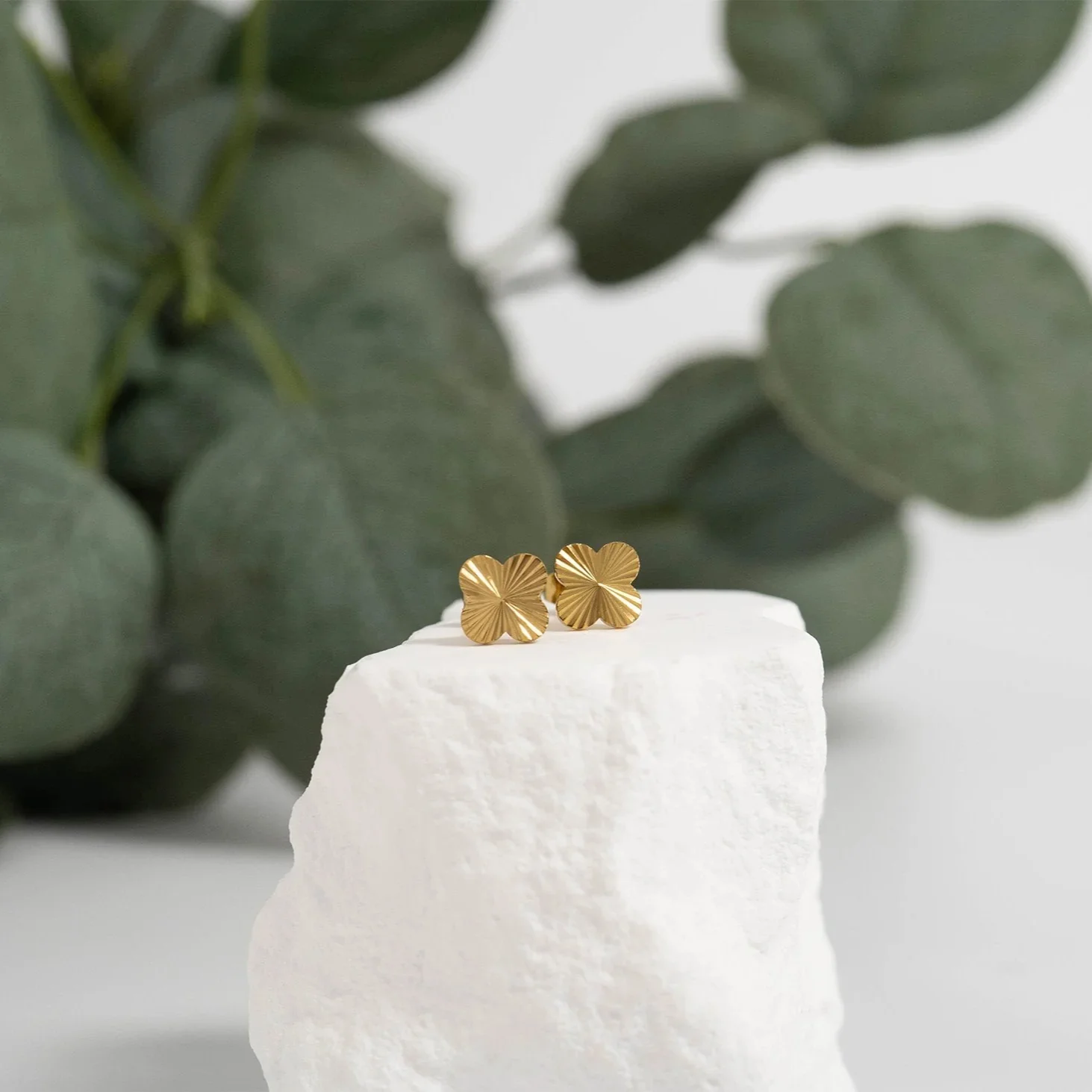 18K Gold PVD Clover Stud Earrings - Image 5