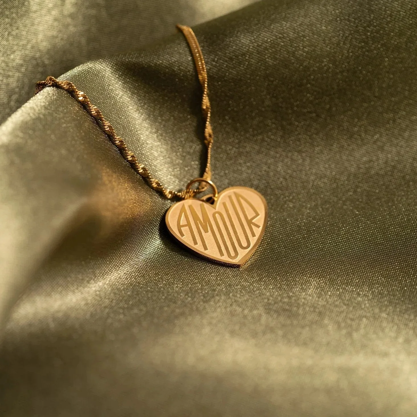 18K Gold PVD Heart Amour Charm - Image 5