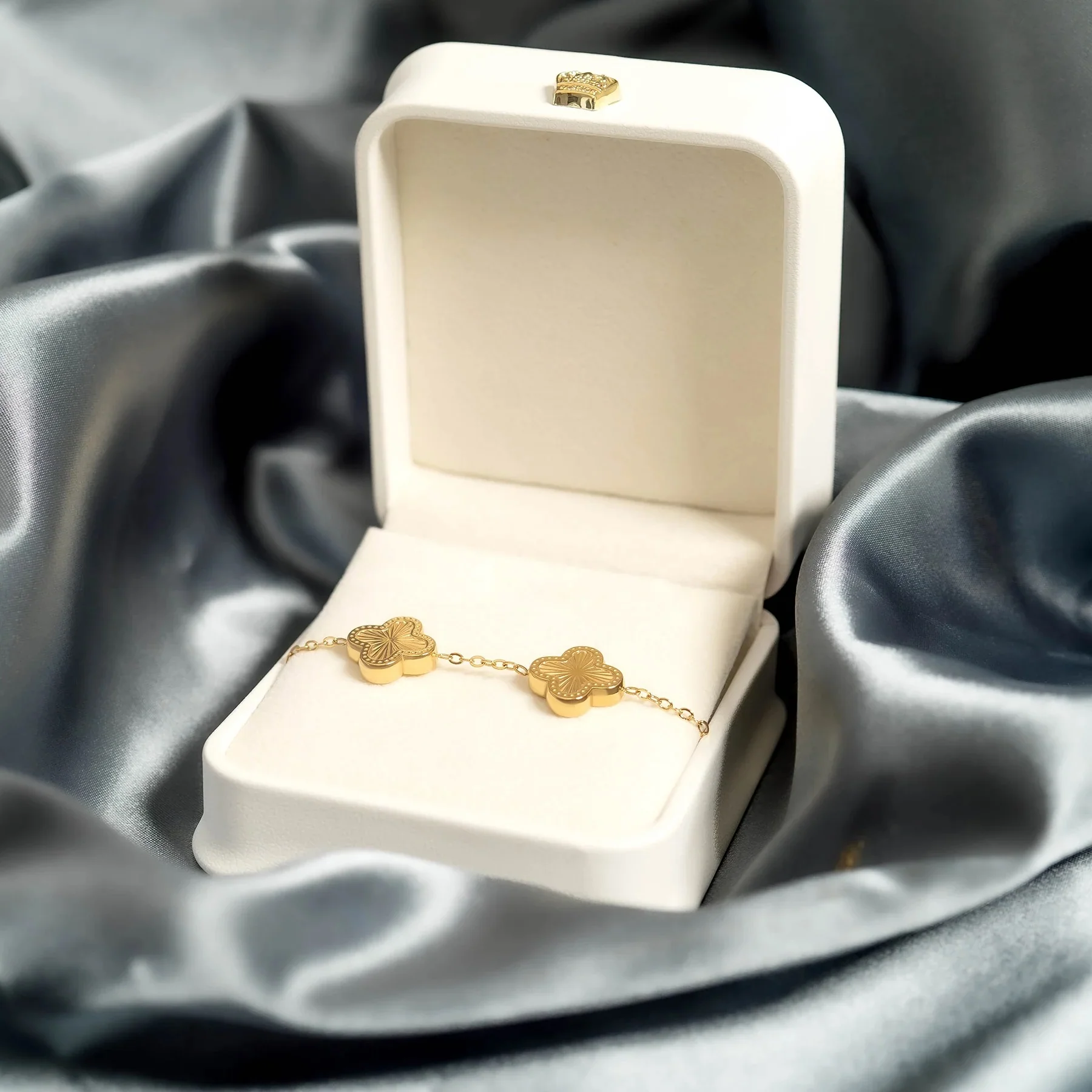 18K Gold PVD Lucky Clover Charm Bracelet - Image 4