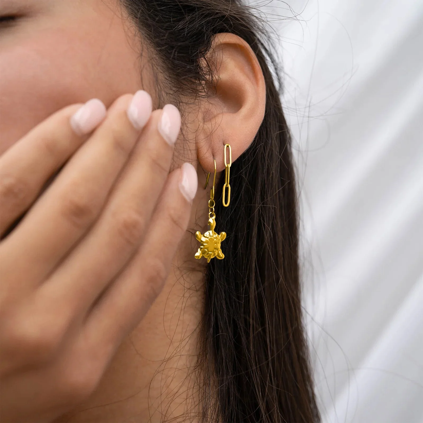 18K Gold PVD Paperclip Earrings - Image 3