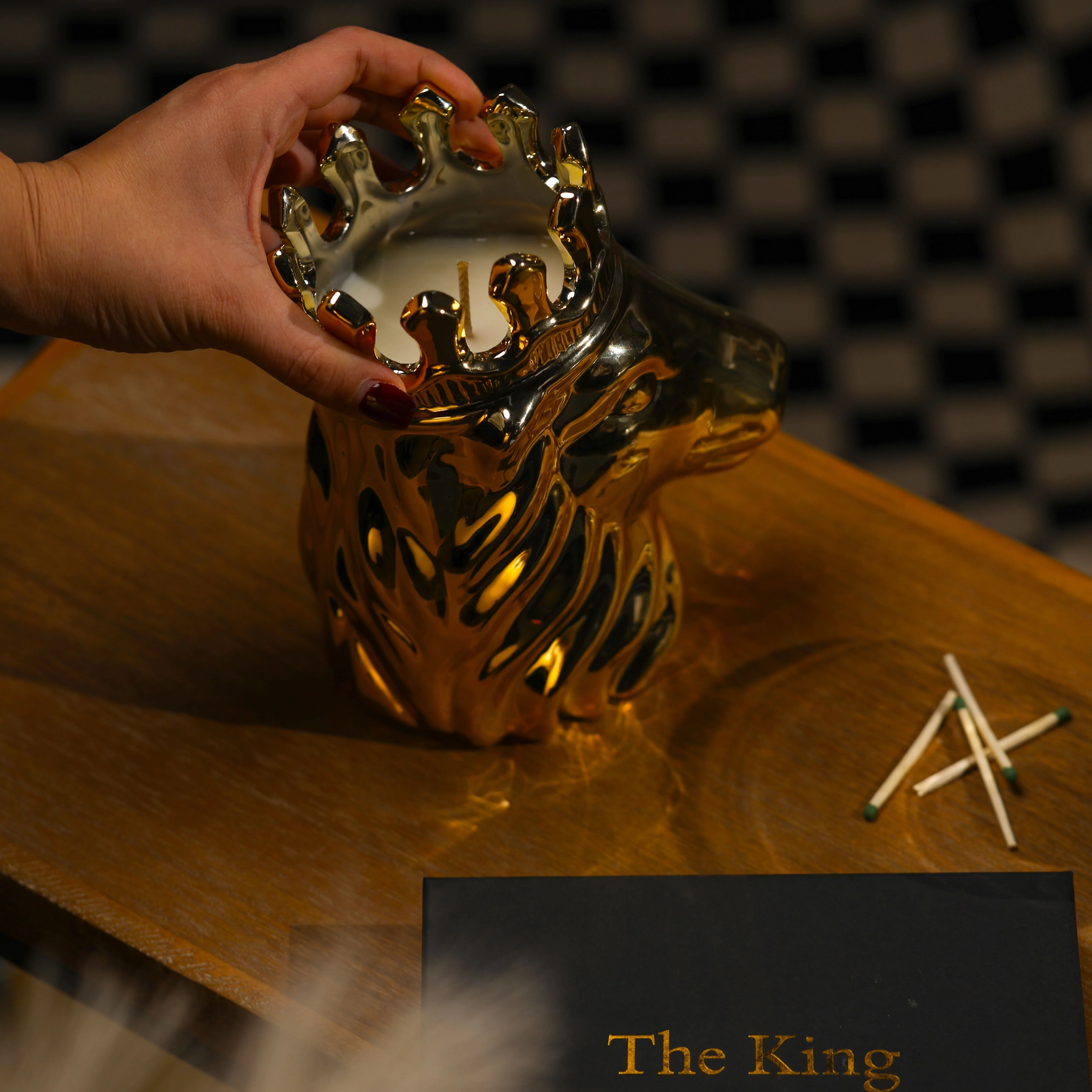 The KING Diamond Candle - Image 5